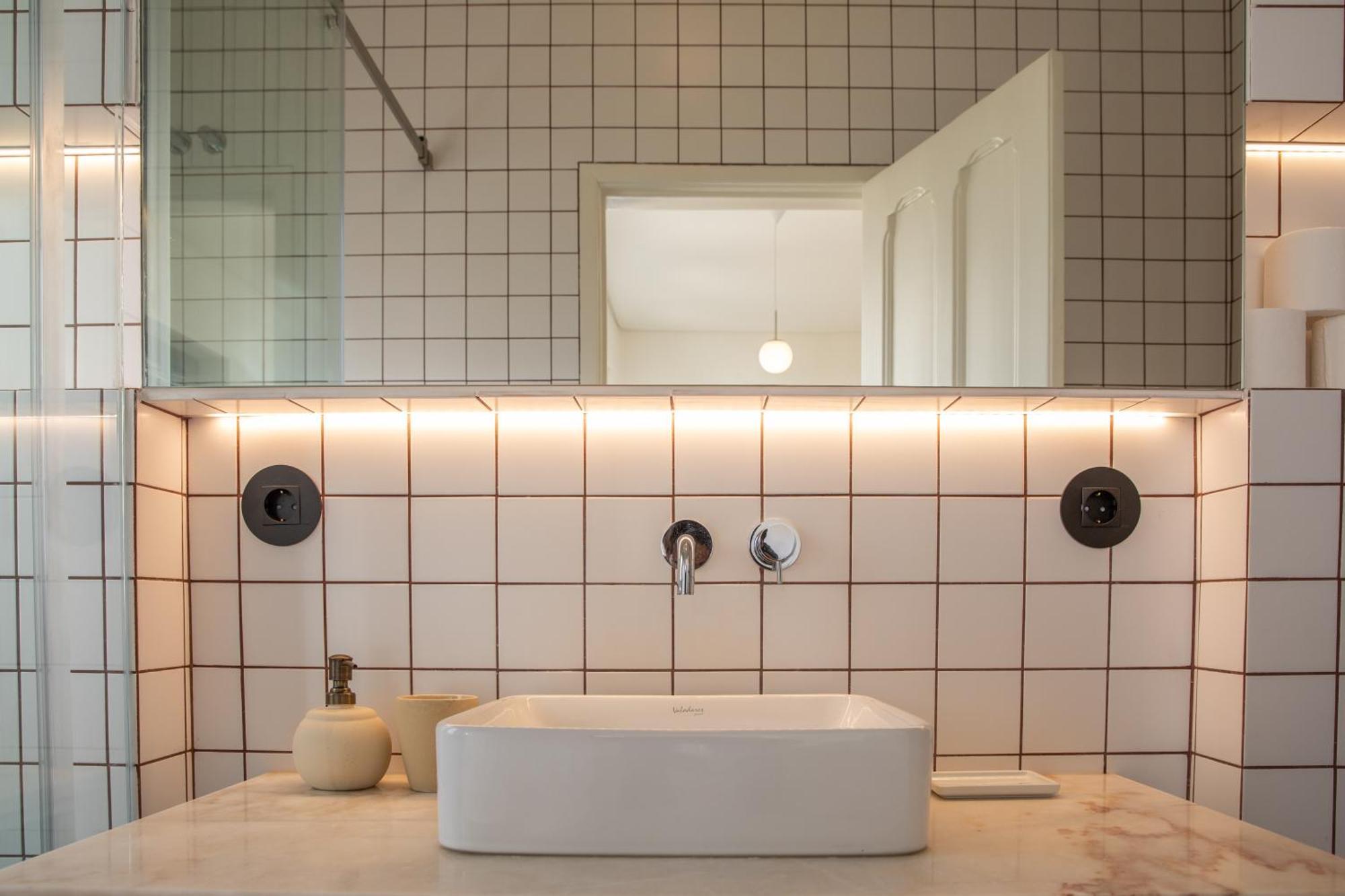 Alvalade 58 - Charming 2 Bedroom Apartment With Ac Near The Airport And City Center リスボン エクステリア 写真