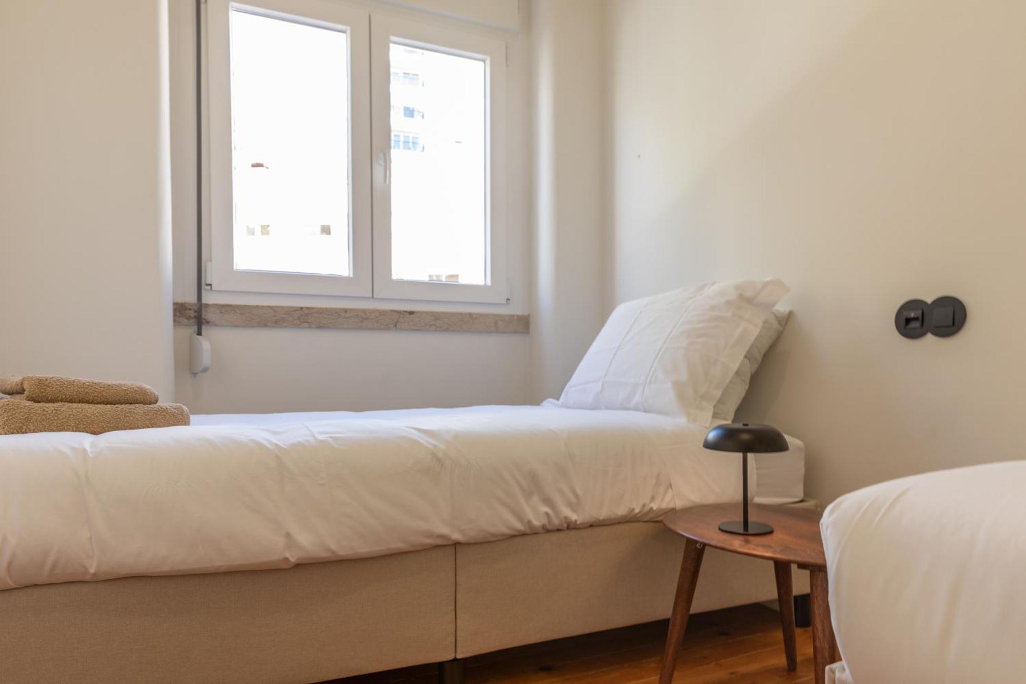 Alvalade 58 - Charming 2 Bedroom Apartment With Ac Near The Airport And City Center リスボン エクステリア 写真